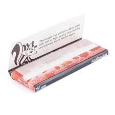 Skunk’s Strawberry Skunk 1/4 Flavored Rolling Papers – 1 Pack